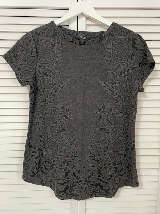 Simply Vera Vera Wang Tops - Whimsigoth Floral Simply Vera VeraWang Women’s Medium T-Shirt Black Rayon Blend